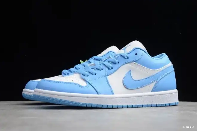Rep TBK UNC Low Air (W) 1 AO9944-441 Jordan 0607